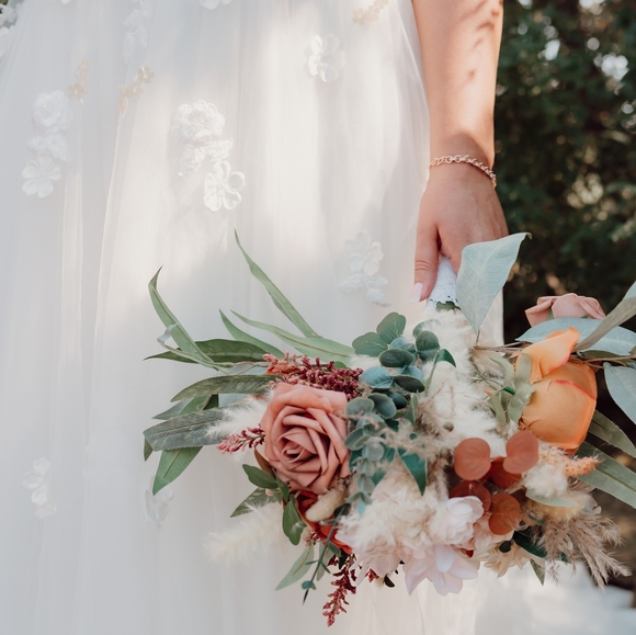 WEDDING DRESS - Picture 11 of 13